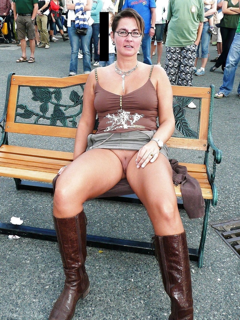 Women without panties on the street