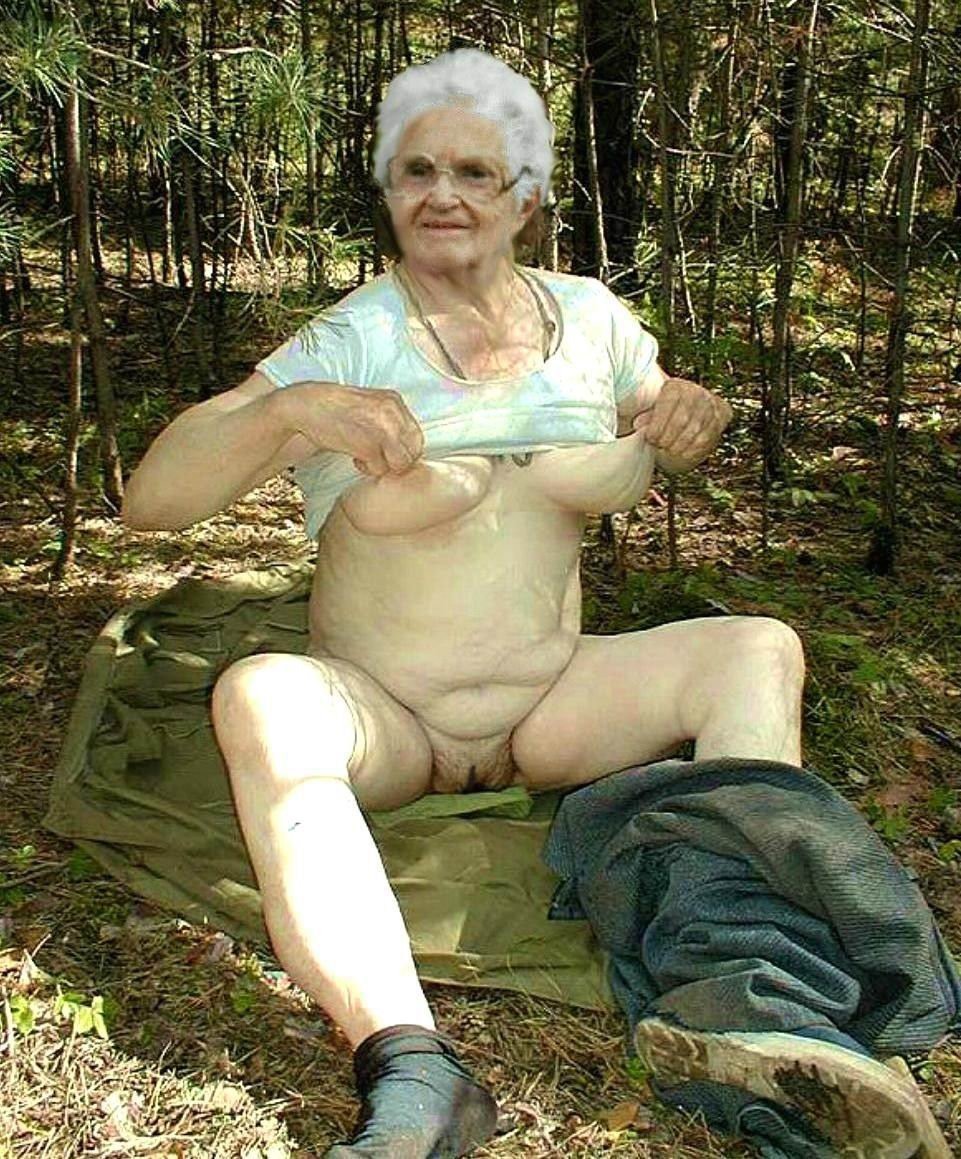 Naked Muslim grandmothers without panties