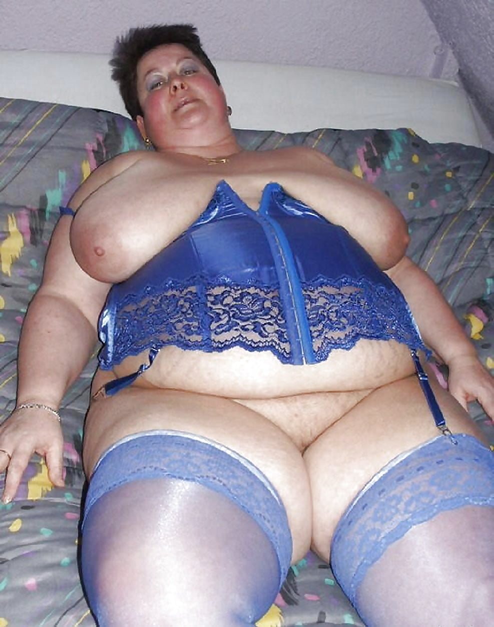 Old bbw in shorts