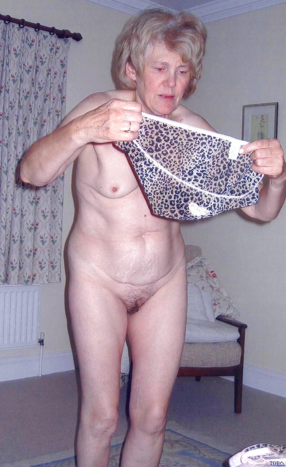 Naked thick -skinned old women