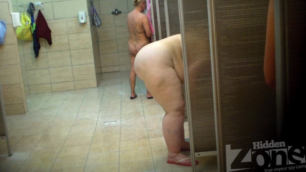 Bbw in the bath hidden camera