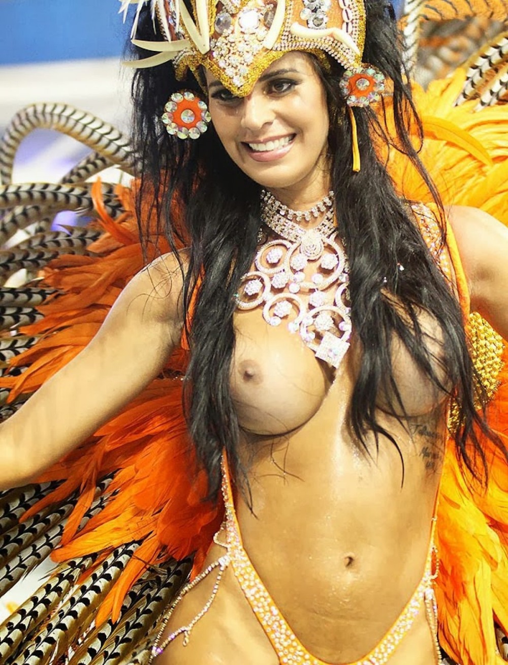 Viviana Castro Naked on the Carnival