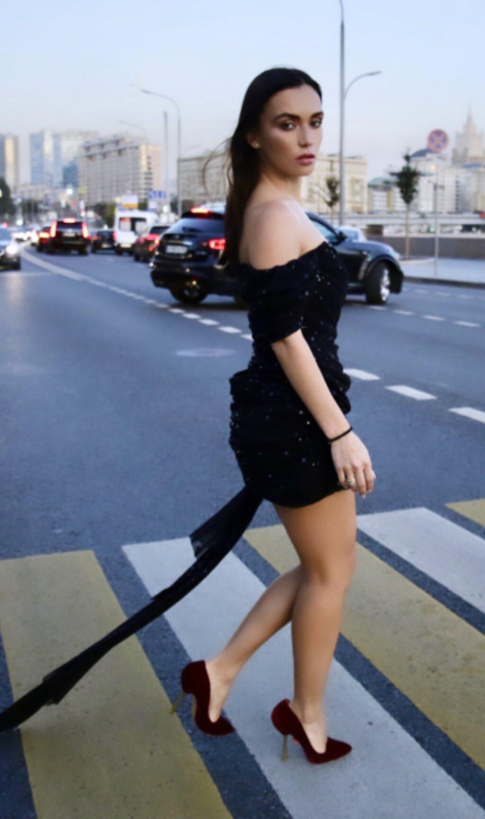 Seryabkina behind