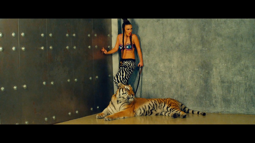 Olga Seryabkina call me at night remix
