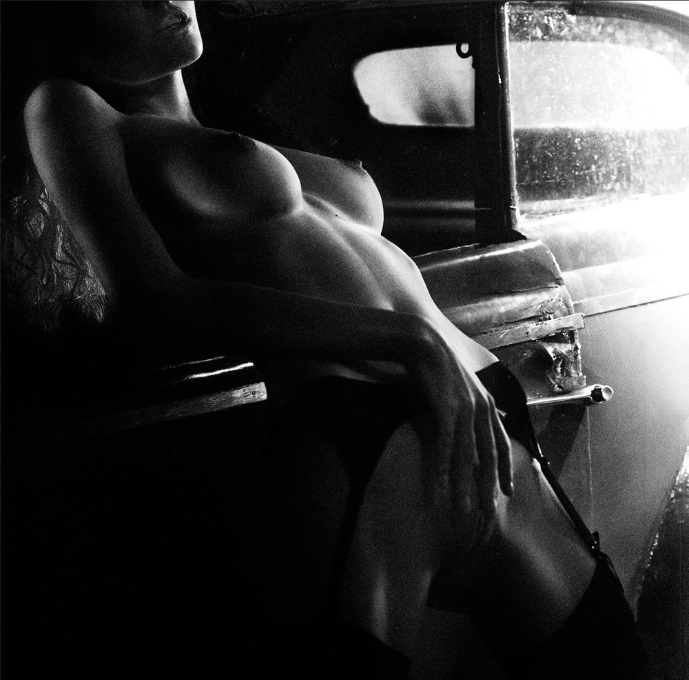 Fucking mature woman in the car