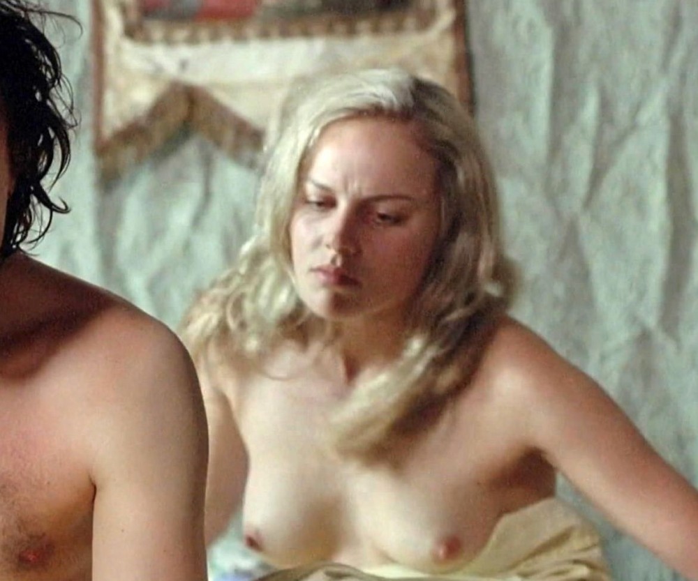 Actress Abby Cornish Naked