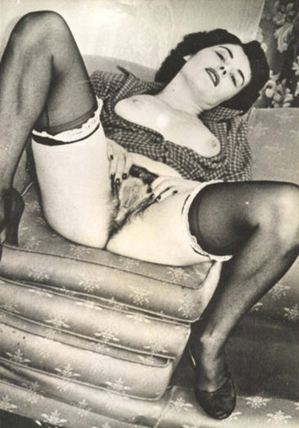 Retro hairy women undressing open vagina