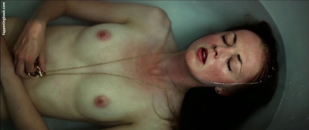 Rooney Mara) Naked in the movie "Girl with Dragon Tattoo