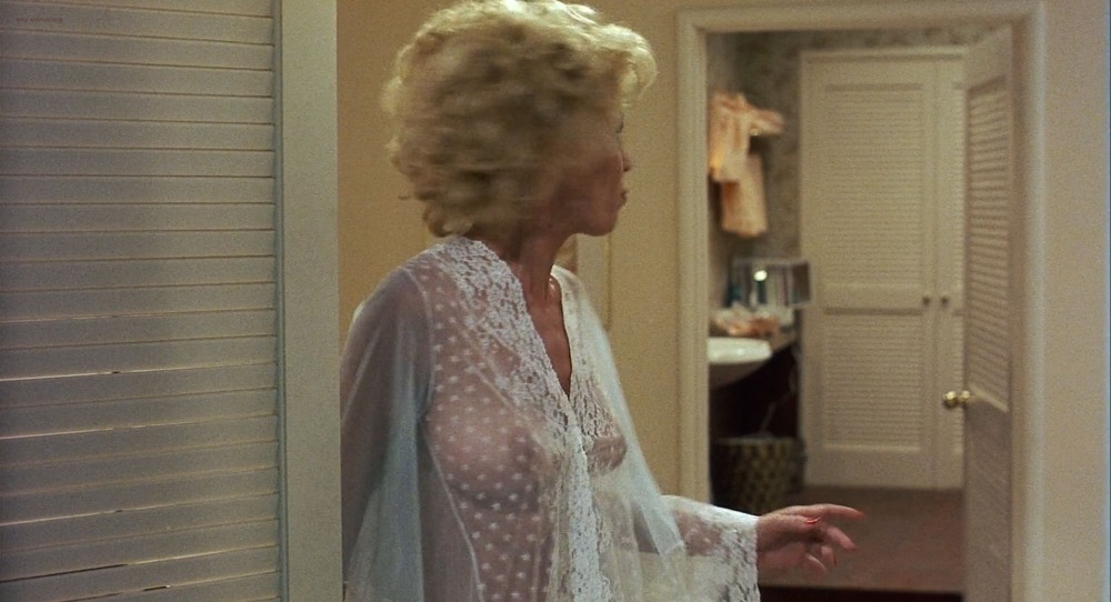 Actress Leslie Isterbruk Naked