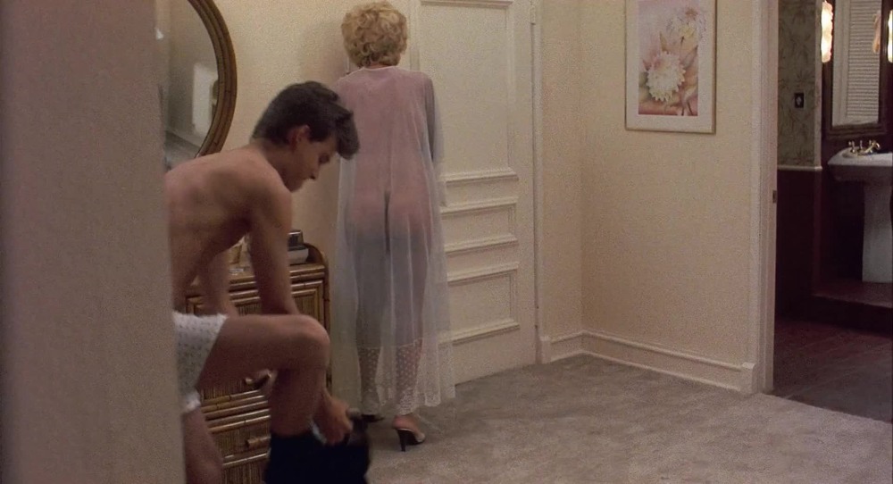 Actress Leslie Isterbruk Naked