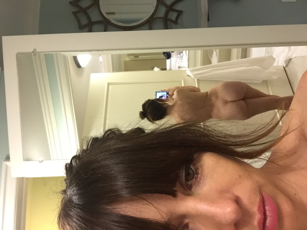 Naked Natasha LEGGERO