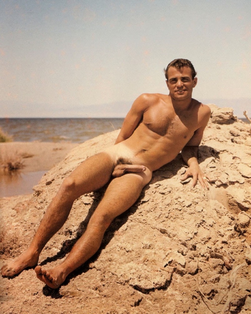 In 1925, naked men on the beach