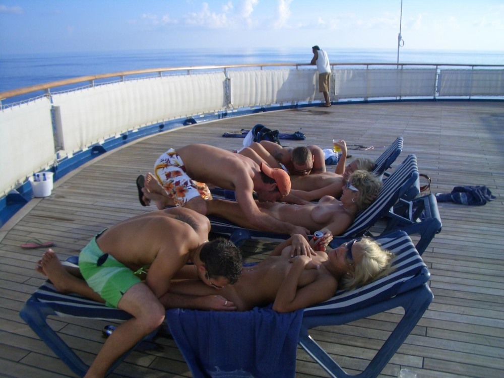Erotic yacht trip