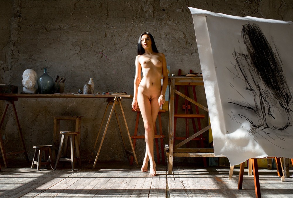 Artist and lesbian model