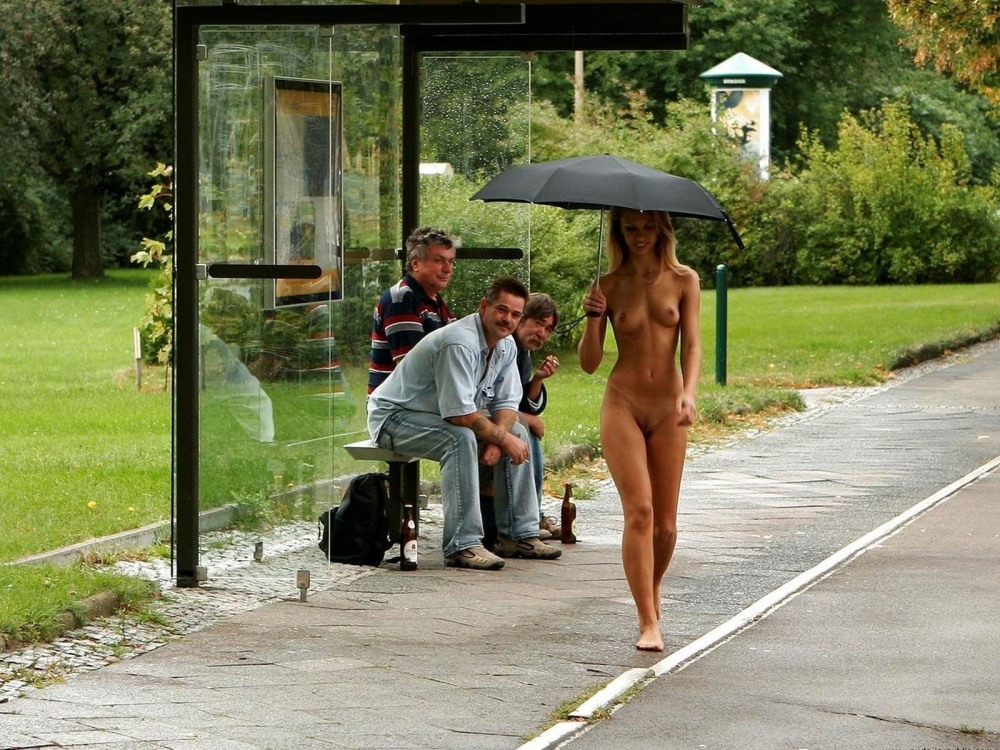 Girls undress in parks