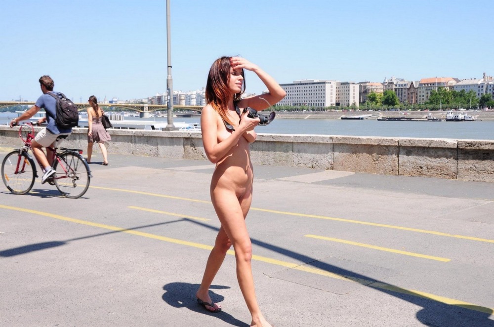 Girl, cash in public places