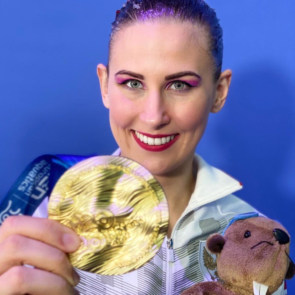 Synchronized swimming champion up to 16 years old
