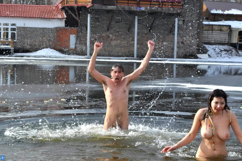 Naked women bathe in the hole