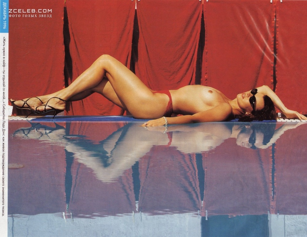 Naked singer Lada Dance