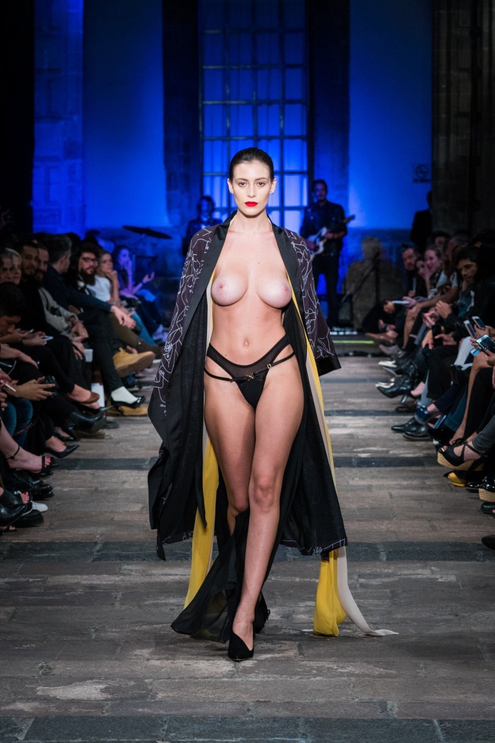 Undressed at the show private