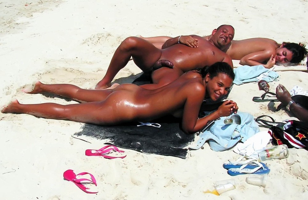 Naked vapors Negroes on the beach