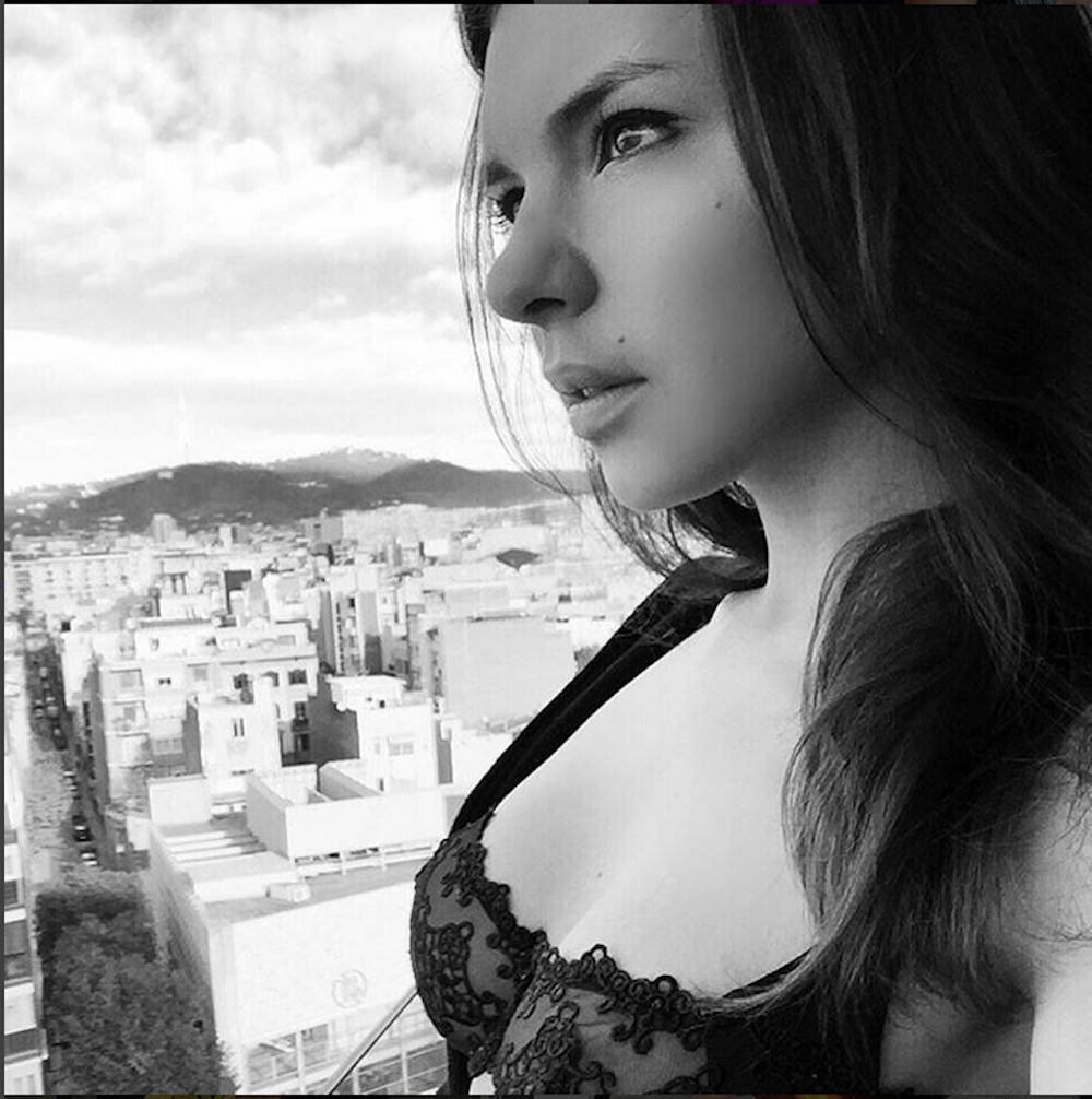 Alina Hennges porn actress