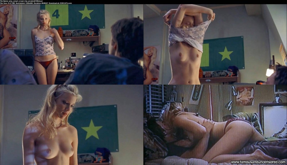 Actress Amy Smart undressed