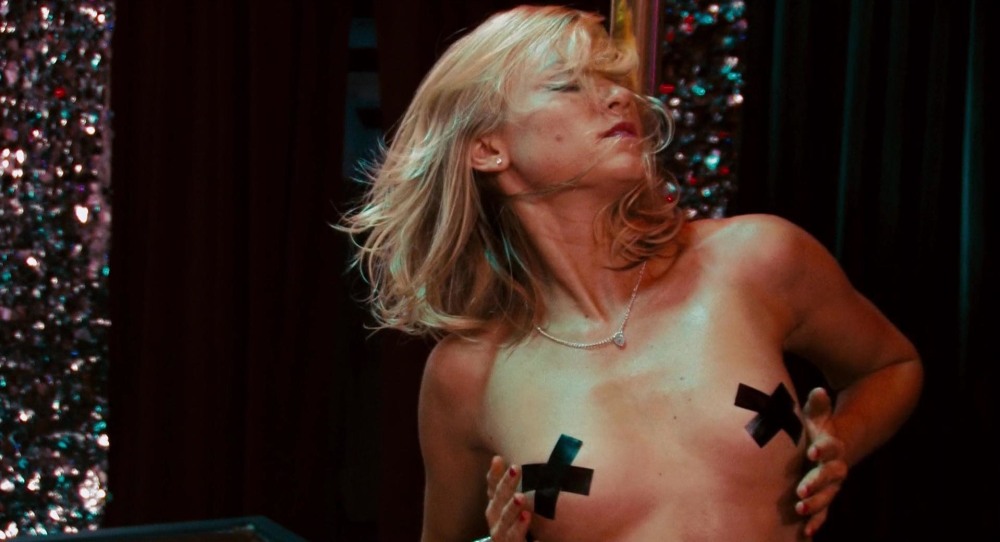 Amy Smart starred in porn?