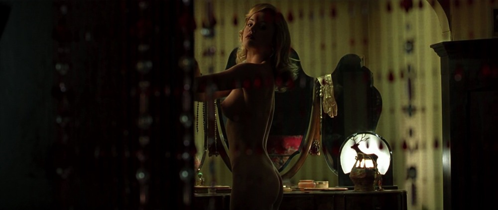 Naked Melissa George without panties