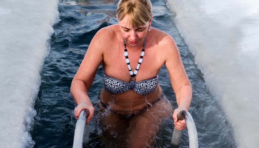 Winter bathing is indecent