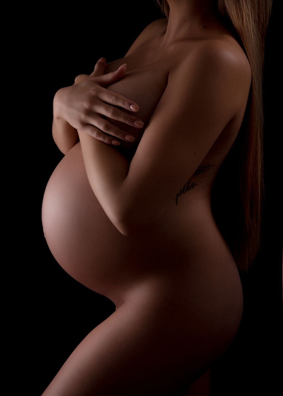 Beautiful naked pregnant women