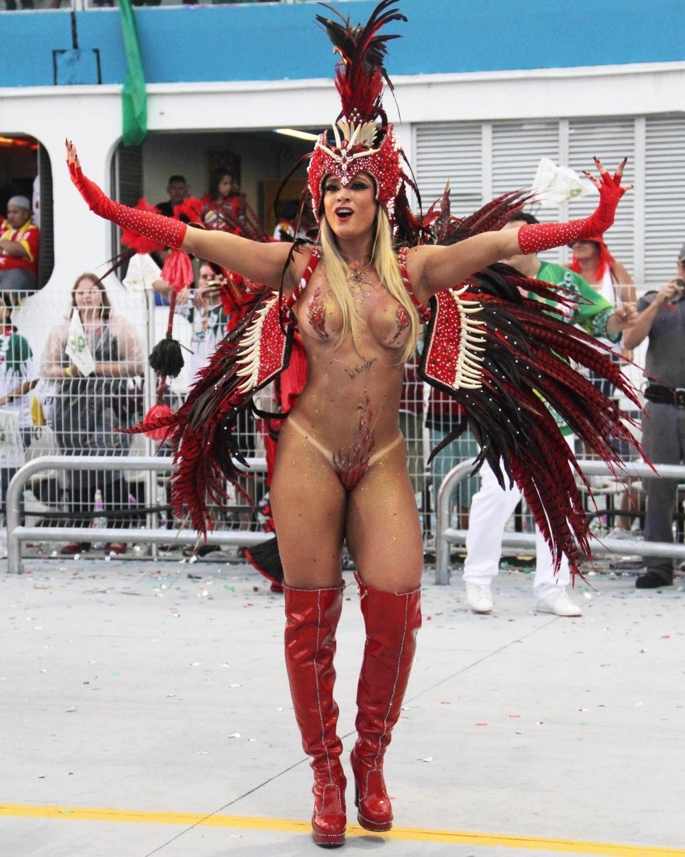 Viviana Castro Naked on the Carnival