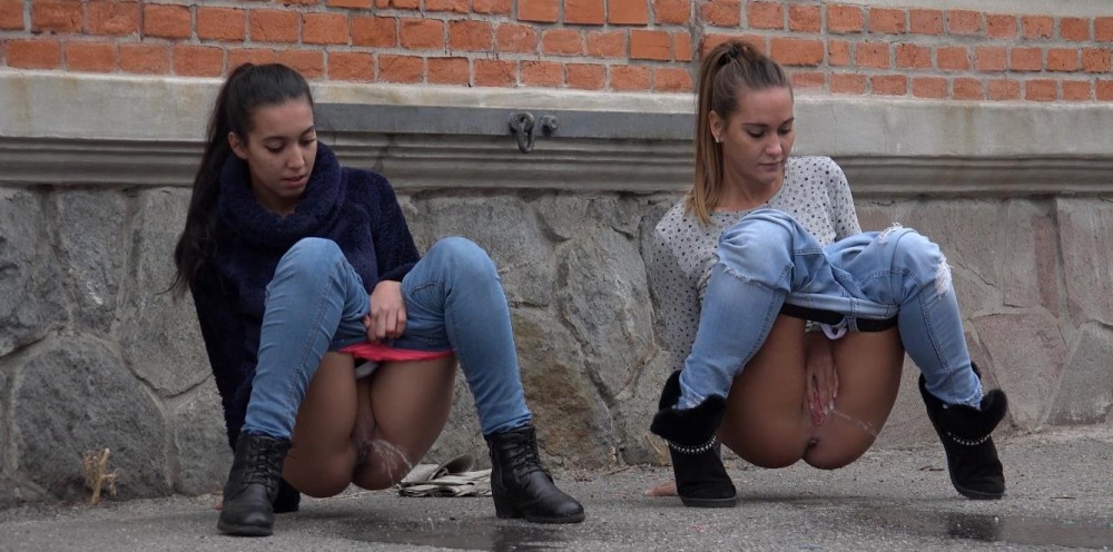 Women's pissing on the street