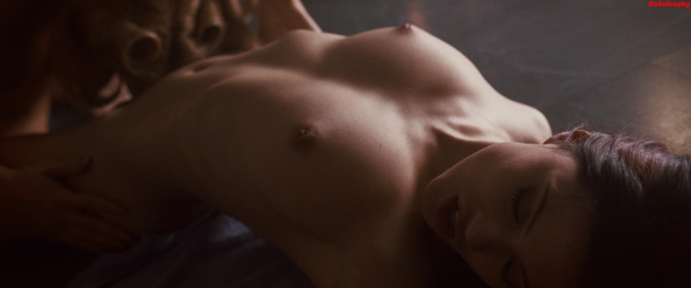 Eleanor Tomlinson Nude