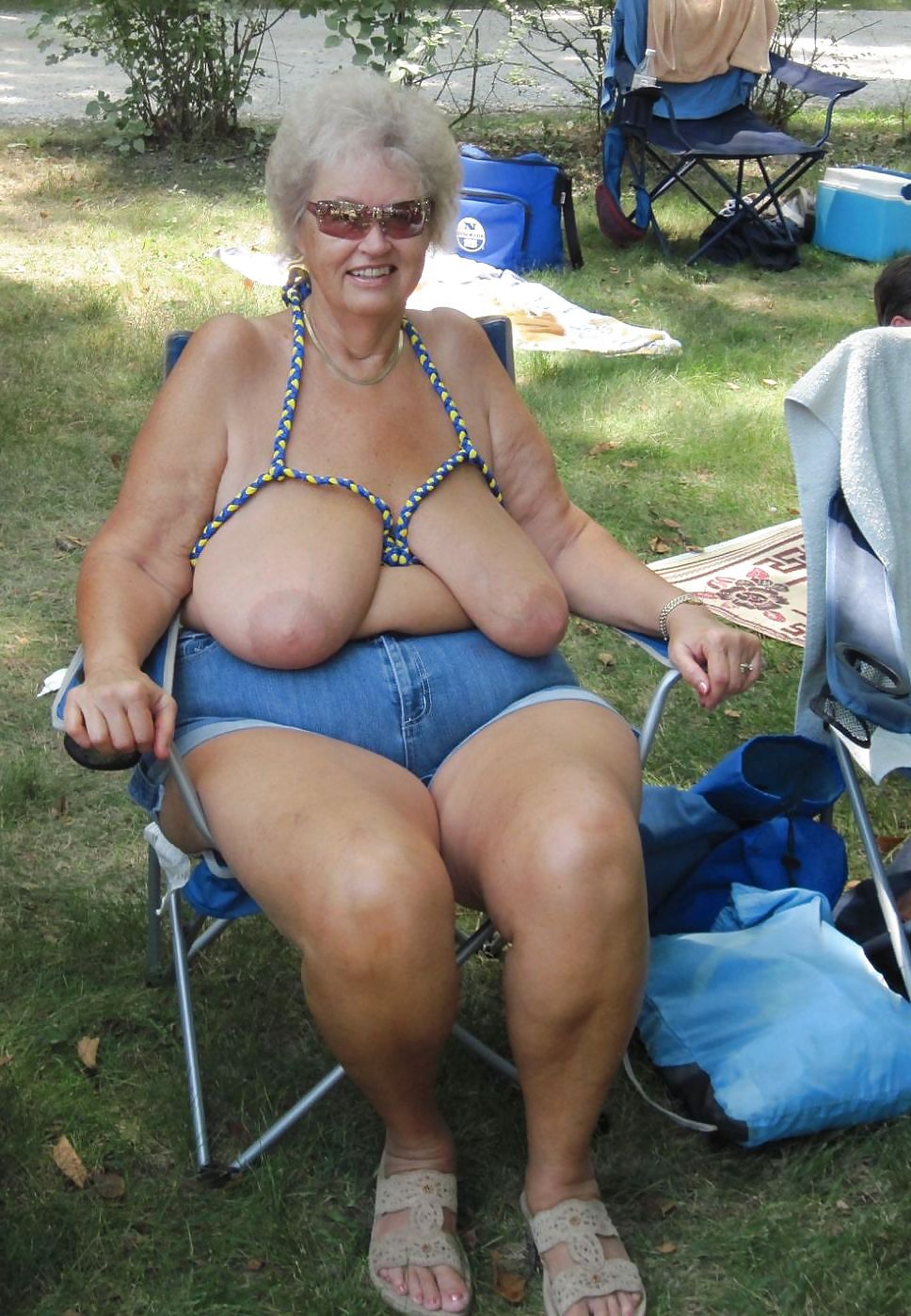 Old grandmothers with big tits