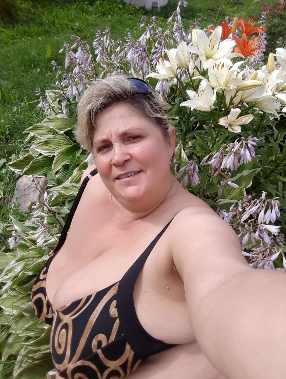 Russian thick mature