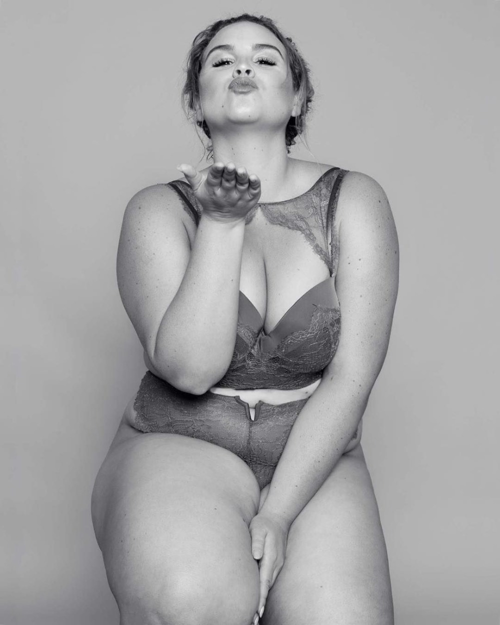 Natalia Pampha model plus saz
