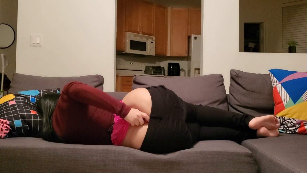 Girl in leggings legs behind her head