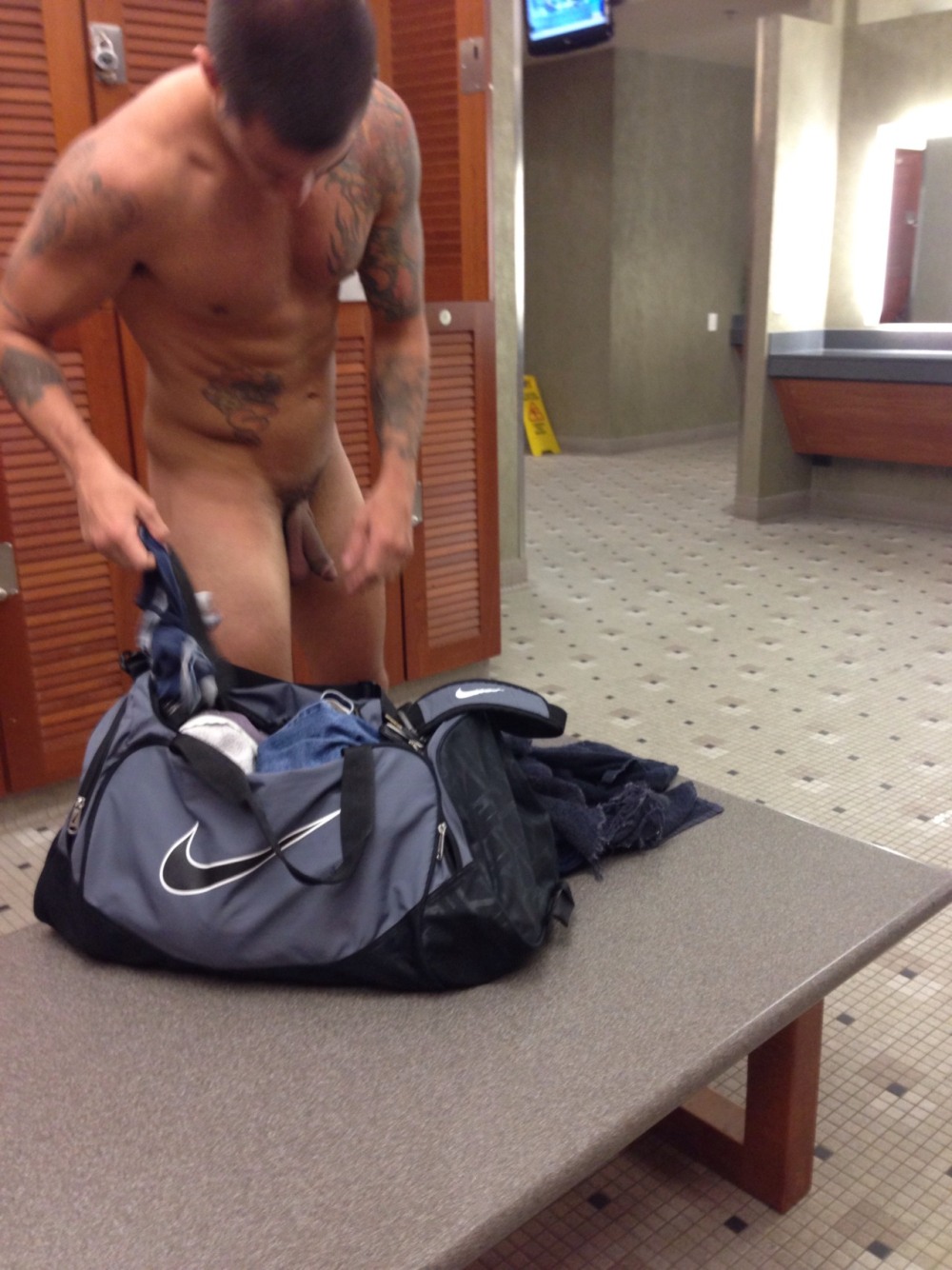 Naked guys hidden camera