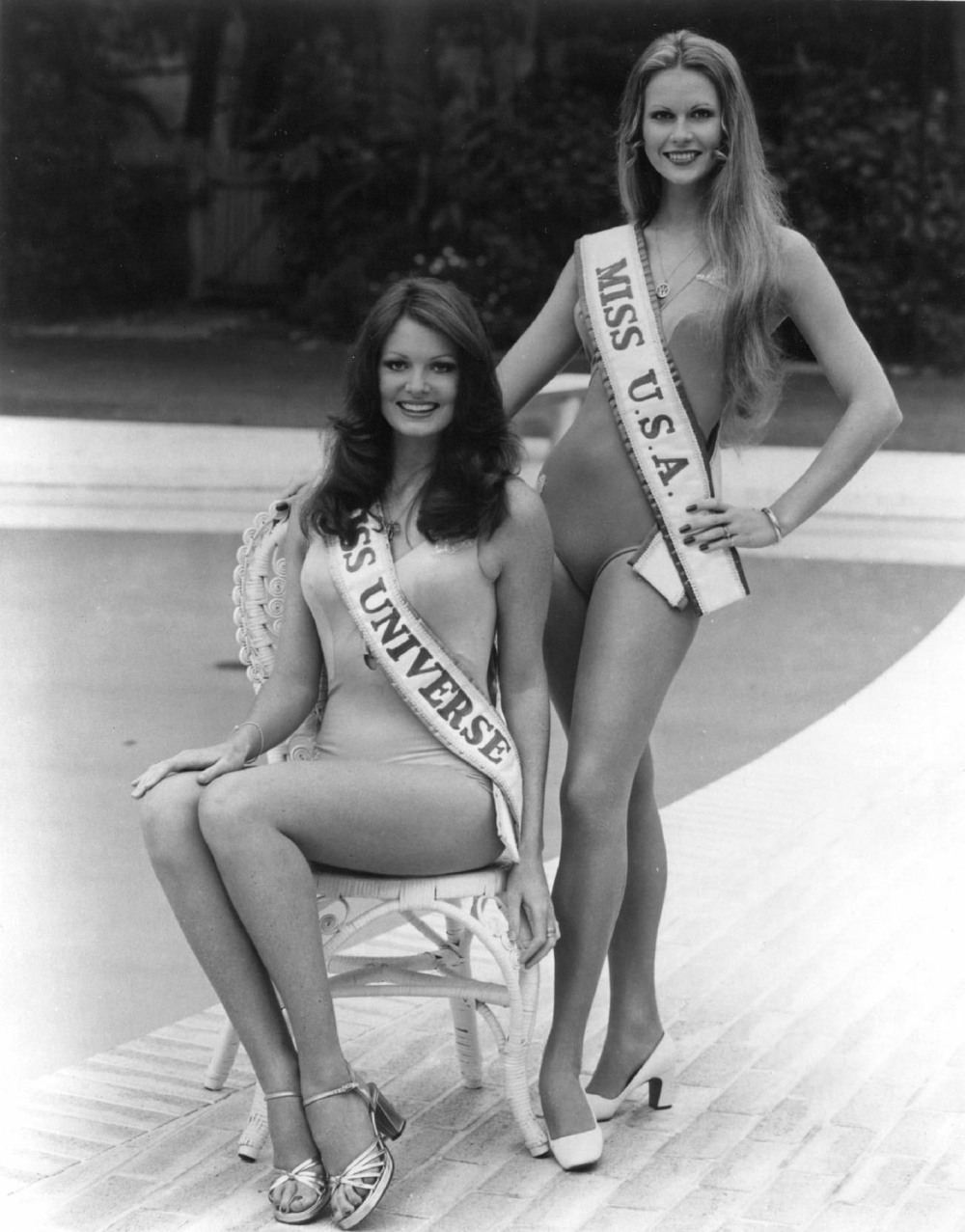 Competition of naked teenagers