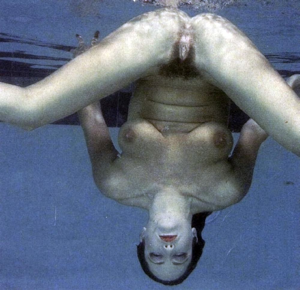 Naked under water with unshaven