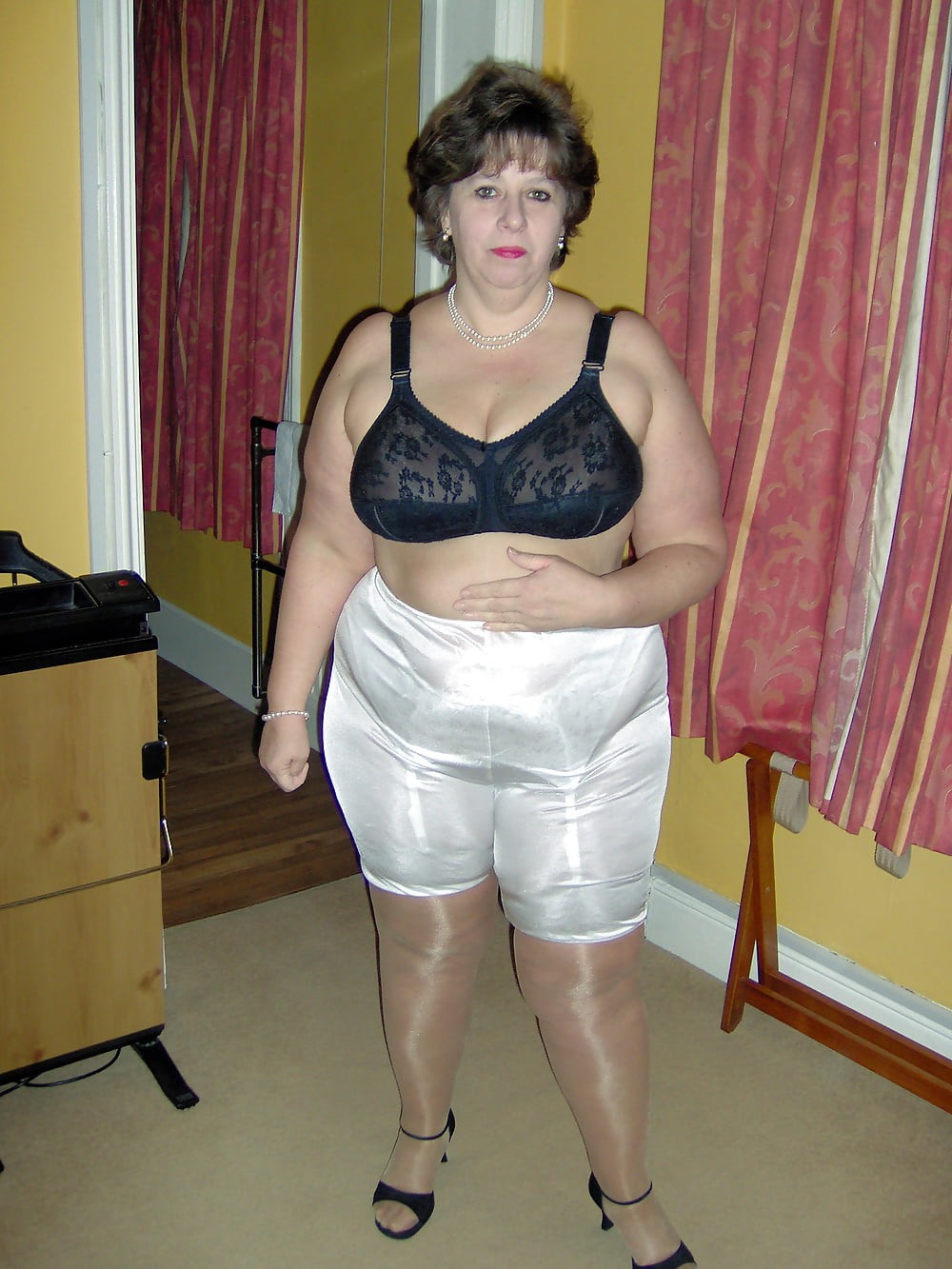 Naked mature English ladies