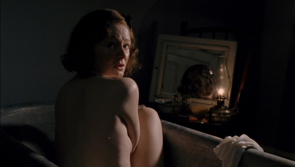 Miranda Otto is breasts