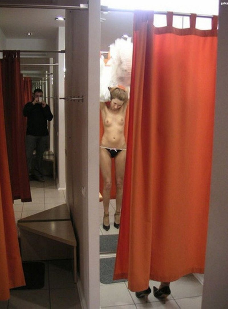 Selfie milf in the fitting room