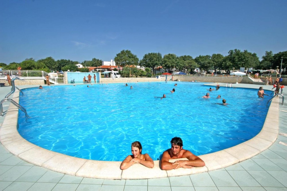 Family Naturism by the whole family