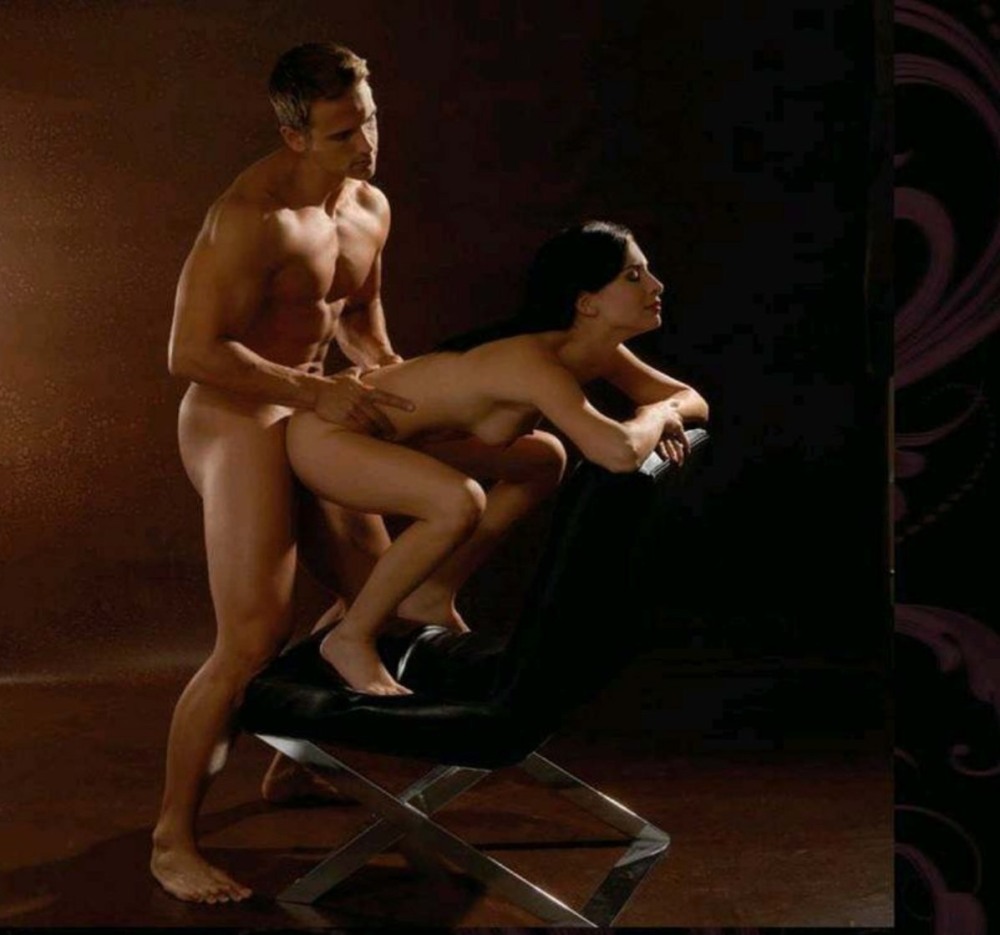Pose for anilingus man